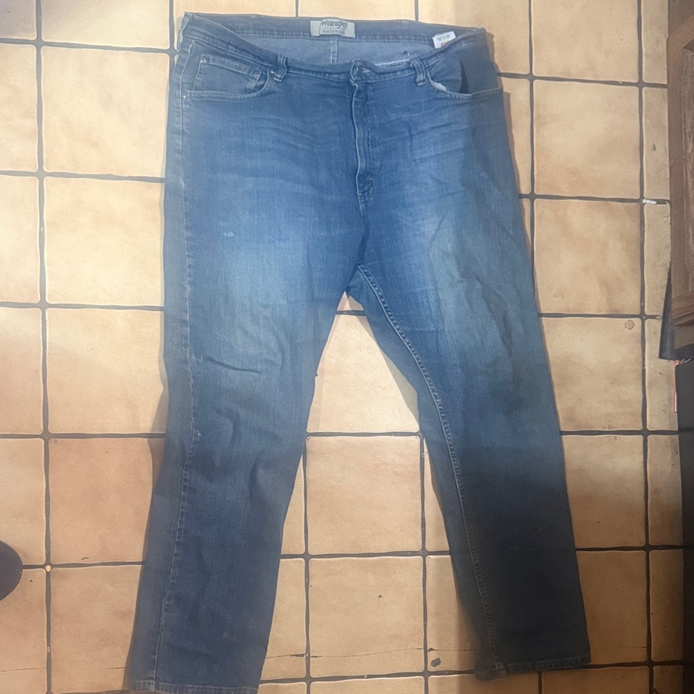 Wrangler Men's Relaxed Fit Jeans in Classic Blue 38x32